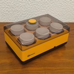 Yaourtière vintage des années 1970, fabriquée par la marque allemande Bauknecht (