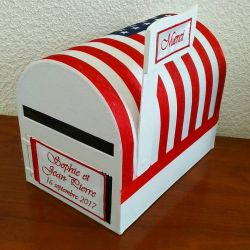 Tirelire personnalisée en forme de boite aux lettres US pour votre mariage avec vos prénoms et la date de votre mariage