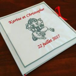 livre d'or personnalisé pour un mariage thème inde, avec ganesh brodé, avec vos prénoms brodés (thème et couleur au choix)