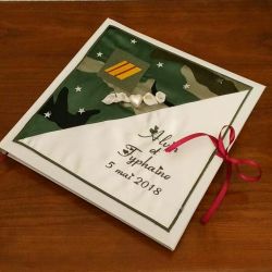 livre d'or personnalisé pour un mariage thème militaire, avec vos prénoms brodés (thème et couleur au choix)
